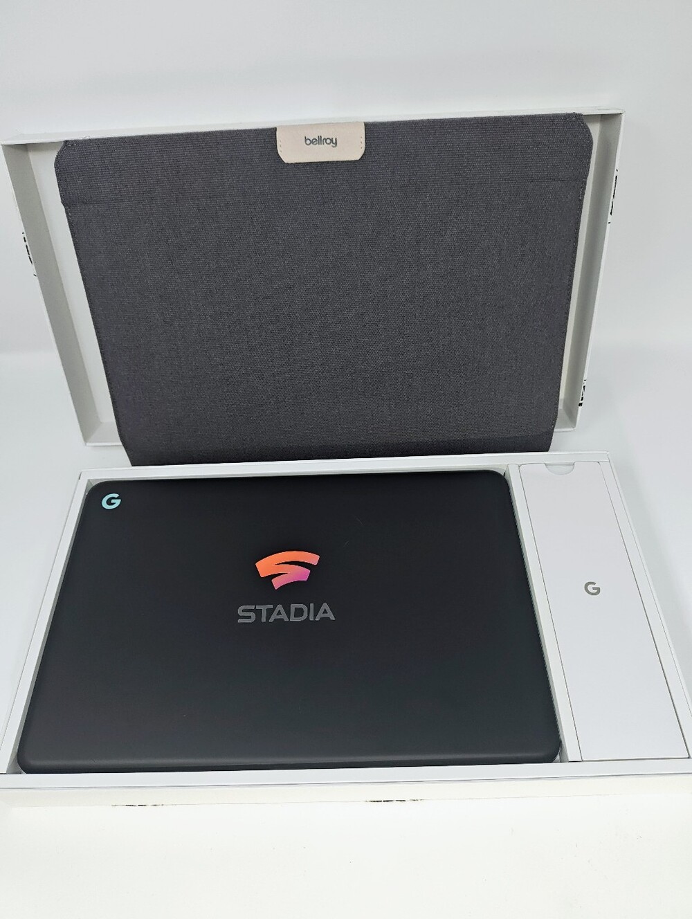 Google Pixelbook Go M3 8gb Ram 64gb ssd. Like new. Custom Skin, Sleeve